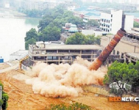 保定煙囪爆破拆除 技術(shù)高超 準(zhǔn)確快捷
