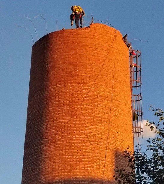 深圳煙囪拆除公司:專(zhuān)業(yè)安全與環(huán)境效益的雙贏(yíng)之道