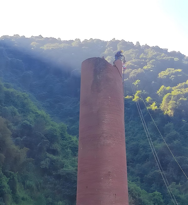 長沙煙囪拆除的幾種常見方式：技術、安全與環(huán)保的博弈