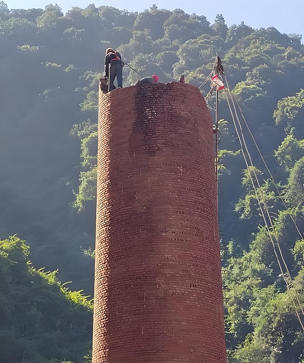 長沙煙囪拆除：資質與安全并重的“高空挑戰(zhàn)”